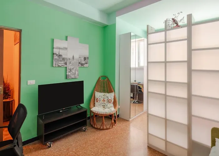 Apartment House Of Colours In Marconi, Rom